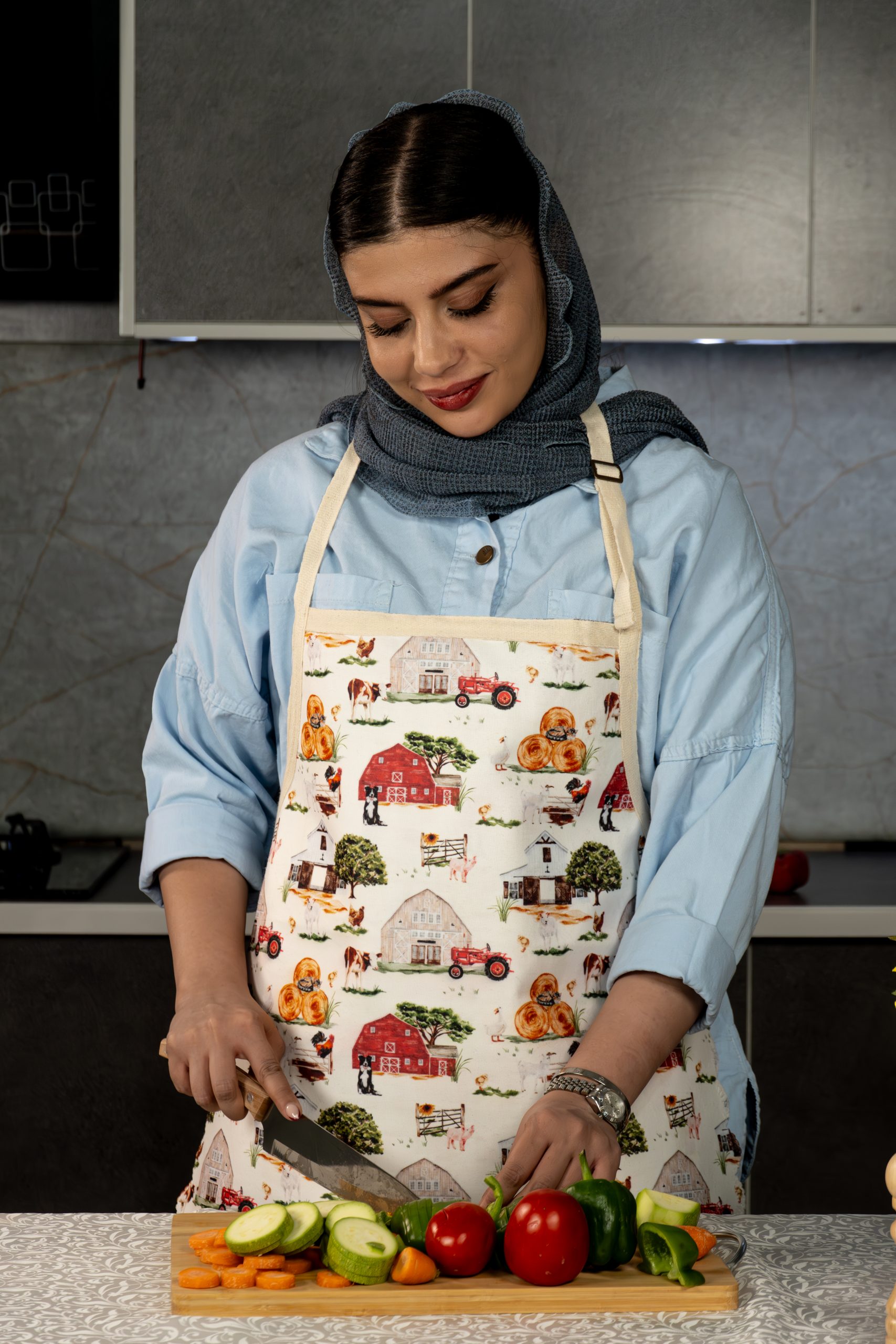 Apron K102 - Image 2