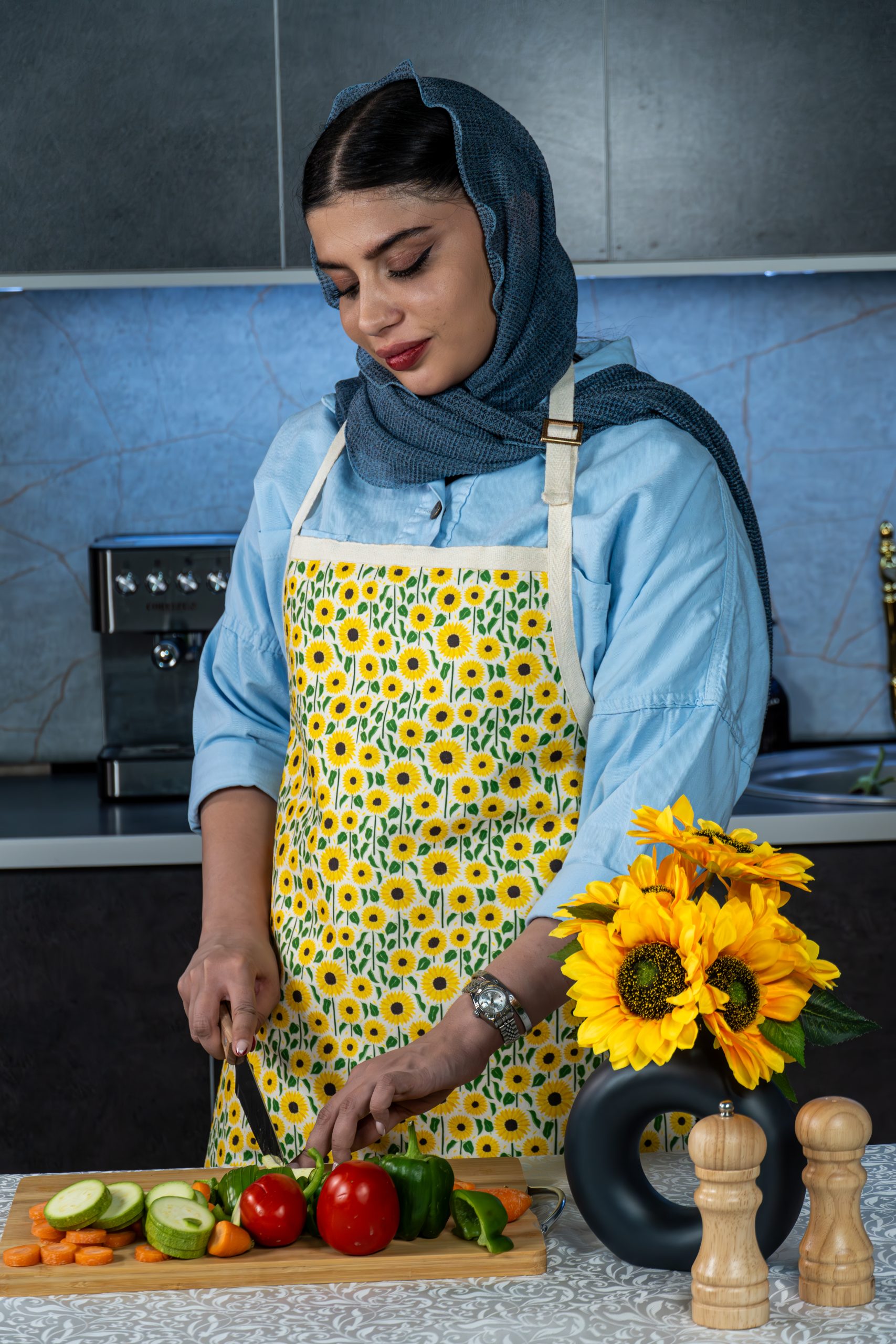 Apron K104 - Image 3